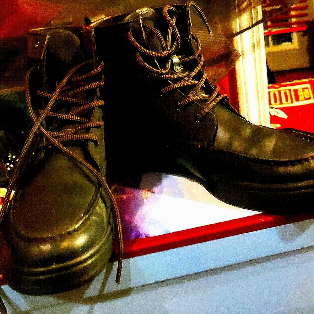 Men new Style Polo Ralph Lauren Boot like new only one once with Box...EXCELLENT